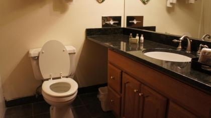 Waterbird Lakeside Inn - image 5