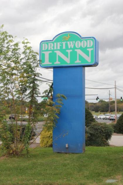 Driftwood Inn - image 9