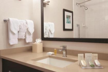 Hilton Garden Inn Chicago Downtown/Magnificent Mile - image 5