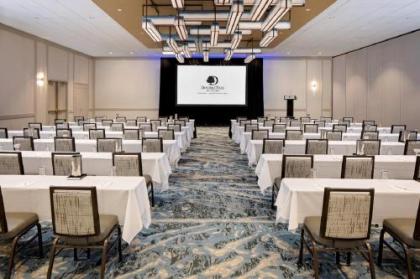 DoubleTree by Hilton Chicago Magnificent Mile - image 3