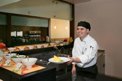 Embassy Suites Chicago - Downtown - image 5