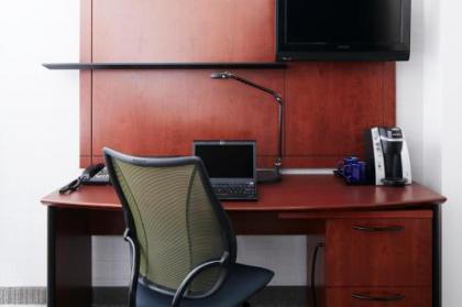 Central Loop Hotel - image 3