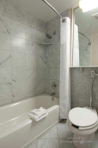 Warwick Allerton Chicago - image 2