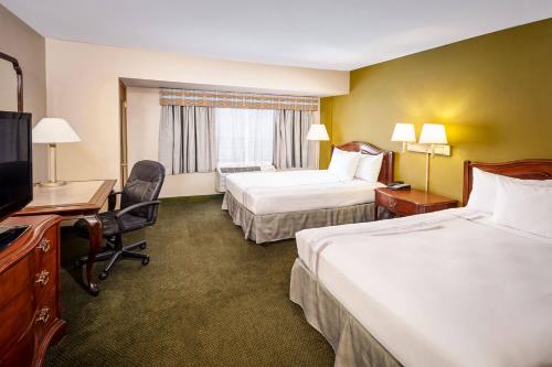 Chicago Lakeshore Hotel - image 2