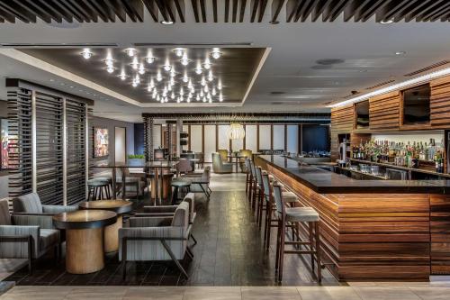 Hyatt Centric Chicago Magnificent Mile - image 4
