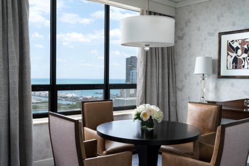 The Ritz-Carlton Chicago - image 3
