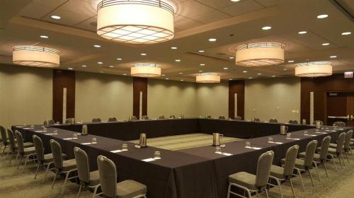 Crowne Plaza - Chicago West Loop an IHG Hotel - image 4