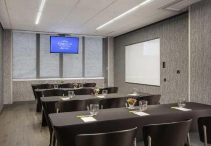 Fairfield Inn and Suites Chicago Downtown/ Magnificent Mile - image 5