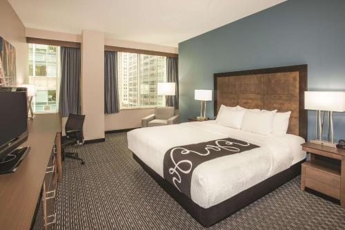 La Quinta by Wyndham Chicago Downtown - image 2