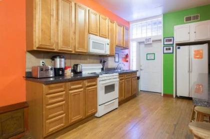 Wrigley Hostel - Chicago - image 3