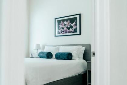 The Guesthouse Hotel - image 14
