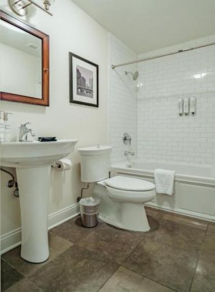 The Guesthouse Hotel - image 15