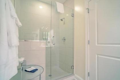 The Guesthouse Hotel - image 7