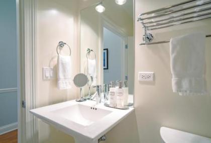 The Guesthouse Hotel - image 8