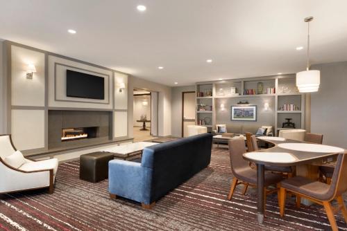 Homewood Suites by Hilton Chicago Downtown West Loop - image 3
