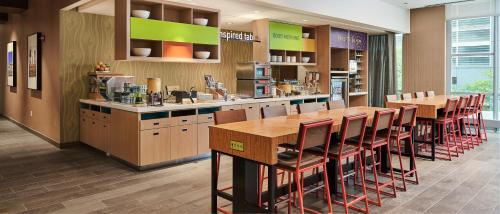 Home2 Suites By Hilton Chicago McCormick Place - image 4