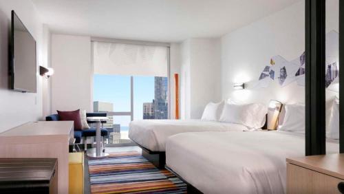 Aloft Chicago Mag Mile - main image