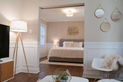 3BR Suburban Home Parking near O'Hare & Downtown - image 4