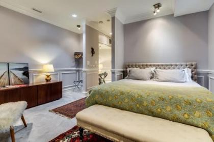 Ruby Room Inn Chicago