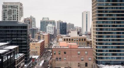 Home2 Suites By Hilton Chicago River North - image 5