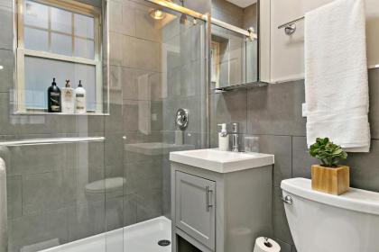 Homey with Lovely Decor 1BR Condo in Lakeview - image 13