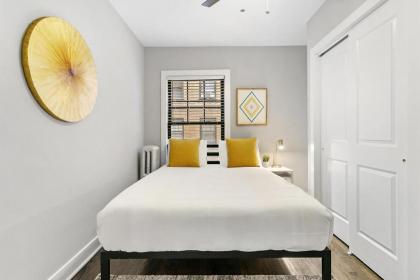 Homey with Lovely Decor 1BR Condo in Lakeview - image 18