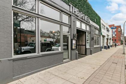Homey with Lovely Decor 1BR Condo in Lakeview - image 6