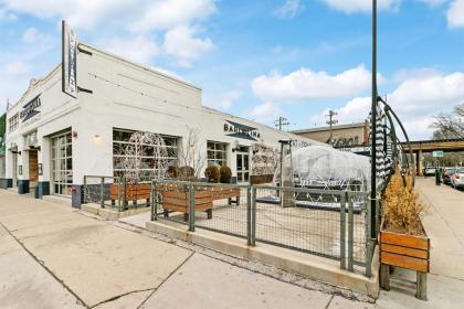 Homey with Lovely Decor 1BR Condo in Lakeview - image 8