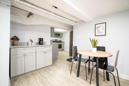 Bright and Cozy 2BR Condo in Logan Square! - image 14
