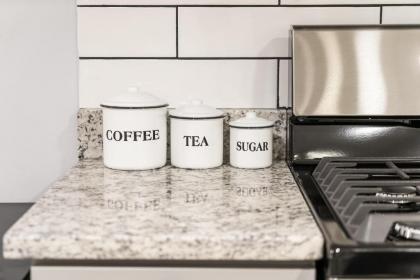 Cozy and Comfy 1BR Condo in Logan Square! - image 10
