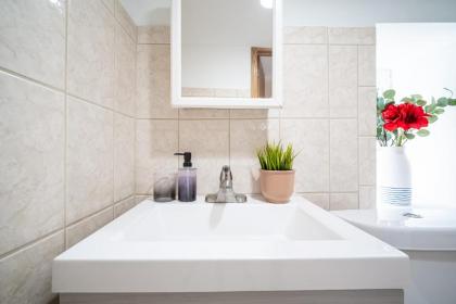 Cozy and Comfy 1BR Condo in Logan Square! - image 2