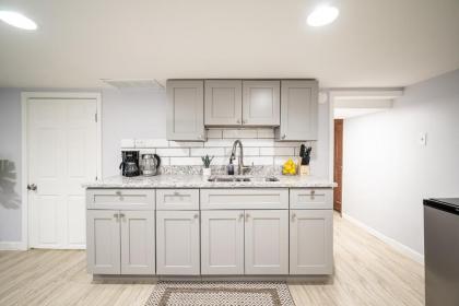 Cozy and Comfy 1BR Condo in Logan Square! - image 3