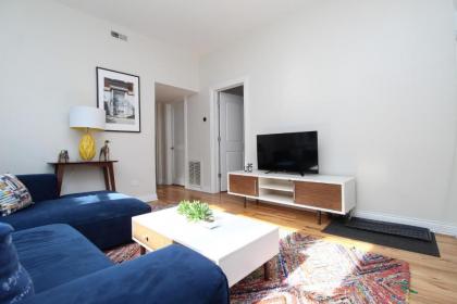 Updated Wicker Park 2BR with W&D by Zencity - image 13