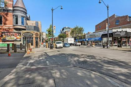 Fun Location Studio Apt near Boystown Best Price! OD8 - image 2