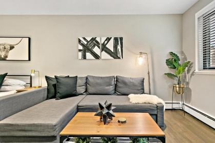 Fun Location Studio Apt near Boystown Best Price! OD8 - image 7