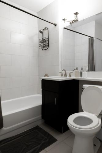 Updated Lake View 2BR with W&D by Zencity - image 3