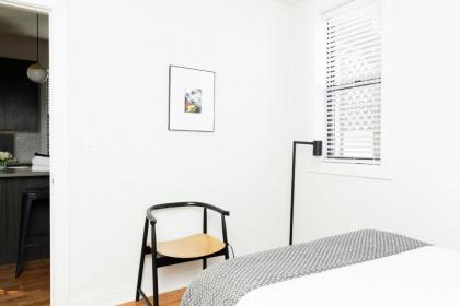 Classic DePaul 2BR with Full Kitchen by Zencity - image 12