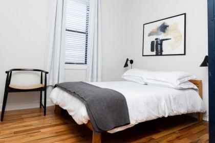 Classic DePaul 2BR with Full Kitchen by Zencity - image 15