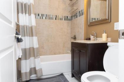 Updated Wicker Park 3BR with W&D by Zencity - image 11