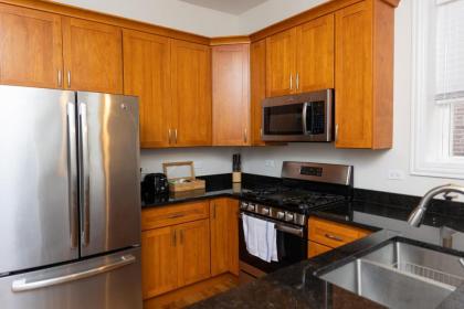 Updated Wicker Park 3BR with W&D by Zencity - image 17