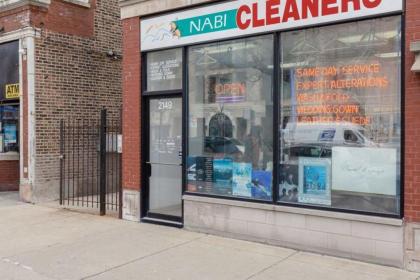 Updated Wicker Park 3BR with W&D by Zencity - image 2