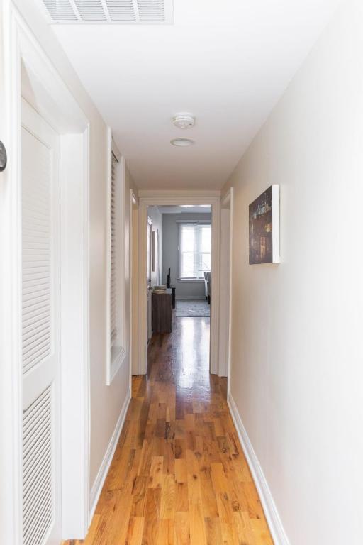 Updated Wicker Park 3BR with W&D by Zencity - image 4