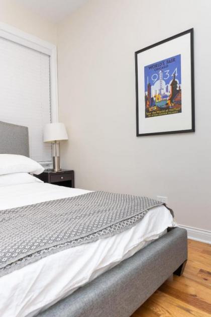Updated Wicker Park 3BR with W&D by Zencity - image 5