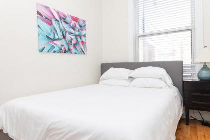 Updated Wicker Park 3BR with W&D by Zencity - image 6