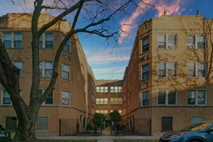 Relax and Retreat 1BR Apt in Historic Ravenswood - image 14