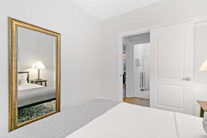 Relax and Retreat 1BR Apt in Historic Ravenswood - image 6