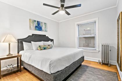 Chicago Local Vibe Residential 1BR Roscoe Village - image 11