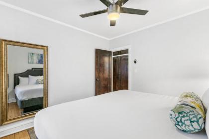 Chicago Local Vibe Residential 1BR Roscoe Village - image 12