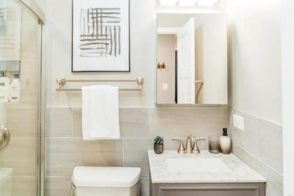 Fully Furnished Studio plus WiFi Amazing Deal - image 11