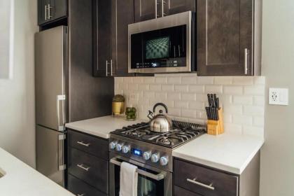Fully Furnished Studio plus WiFi Amazing Deal - image 9